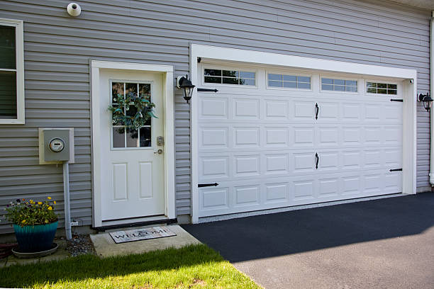 24/7 Emergency Garage Door Panel Replacement experts in Lamar County County, MS